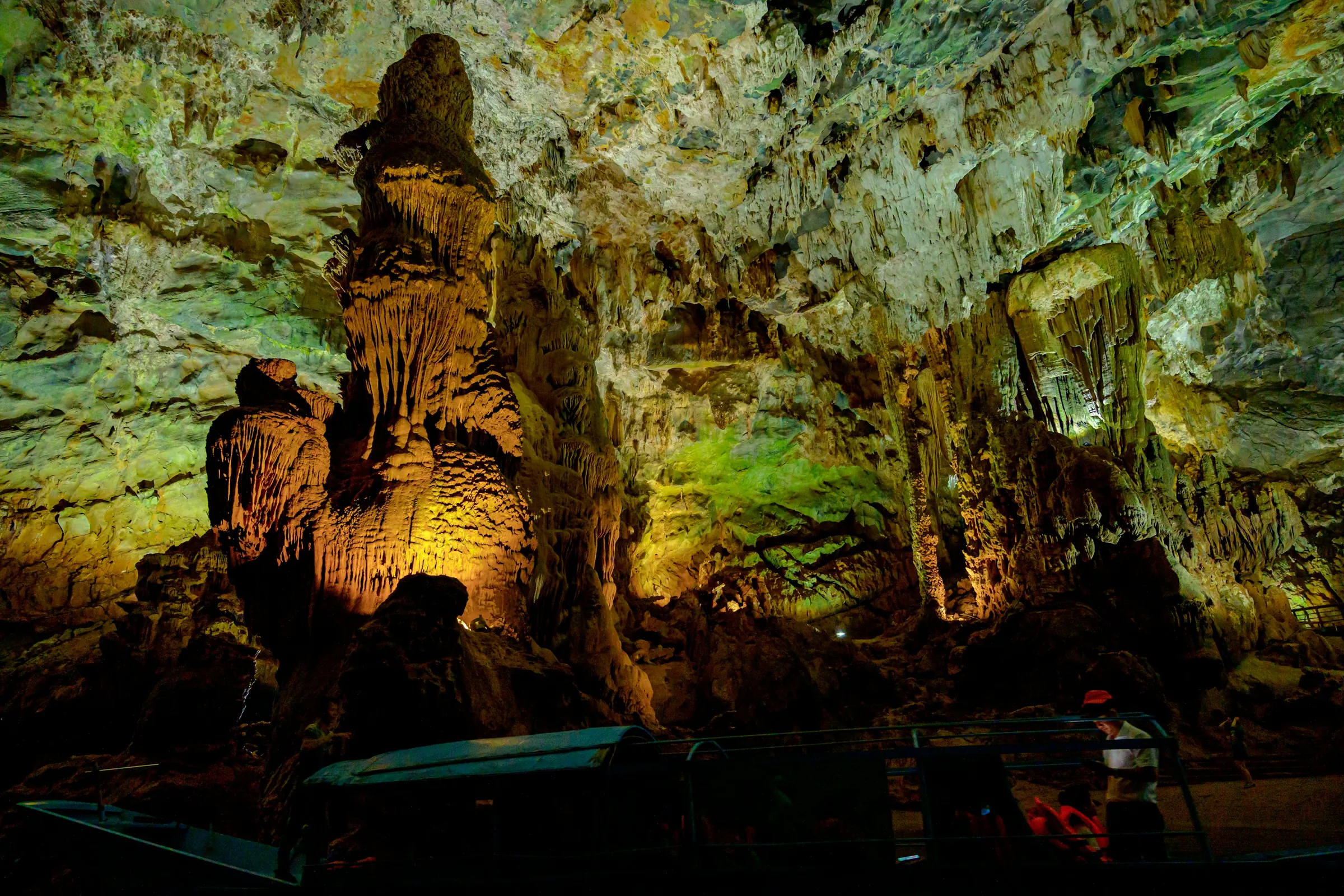 Besøgende i Phong Nha-hulen