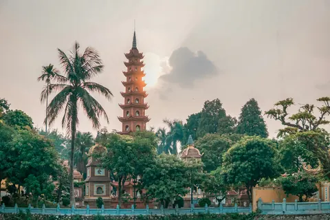 Tran Quoc-pagoden ved West Lake i Hanoi