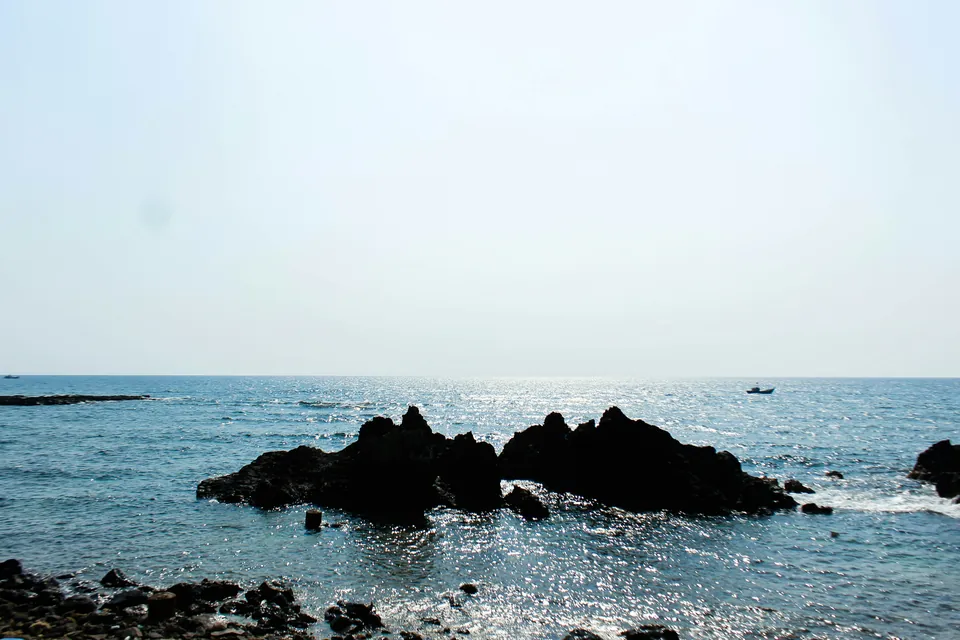 Klipper i havet ved Ly Son