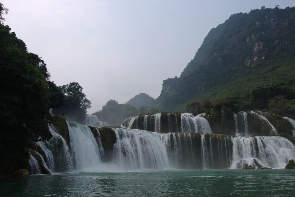 Ban Gioc-vandfaldet set fra den vietnamesiske side i Cao Bang
